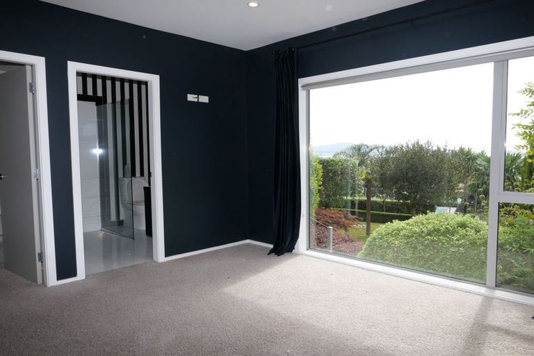 Photo of property in 11 Kotare Street, Waikanae, 5036