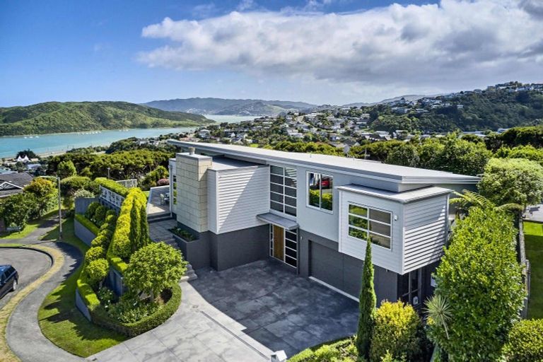 Photo of property in 14 Dornoch Place, Papakowhai, Porirua, 5024