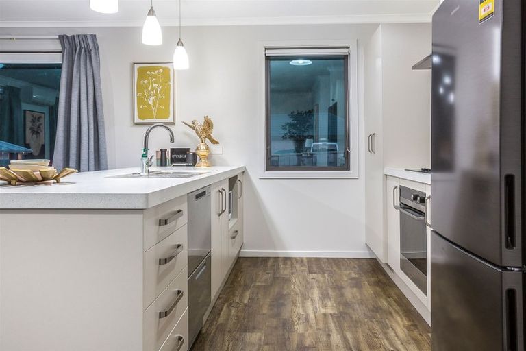 Photo of property in 8 Hull Place, Whitby, Porirua, 5024