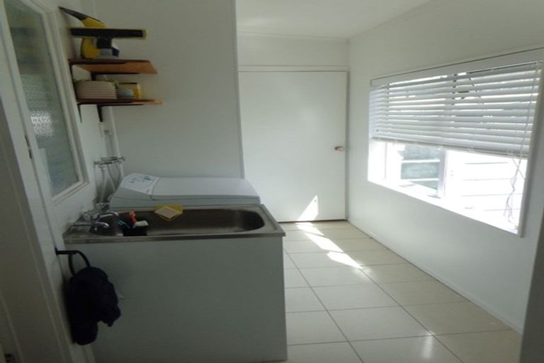 Photo of property in 114 Colwill Road, Massey, Auckland, 0614