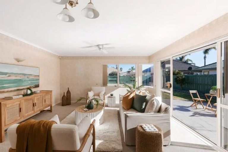 Photo of property in 4 Monterey Key, Papamoa Beach, Papamoa, 3118