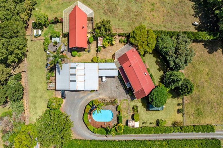 Photo of property in 33 Uatoto Road, Clarks Beach, 2122