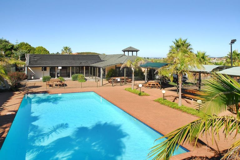 Photo of property in 4 Serene Place, Gulf Harbour, Whangaparaoa, 0930