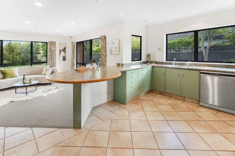 Photo of property in 17 Montrose Crescent, Huntington, Hamilton, 3210