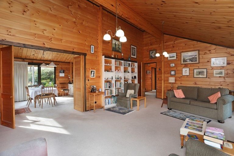 Photo of property in 3 Oxford Street, Marton, 4710