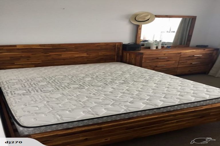 Photo of property in 41a Sunhaven Drive, Newlands, Wellington, 6037