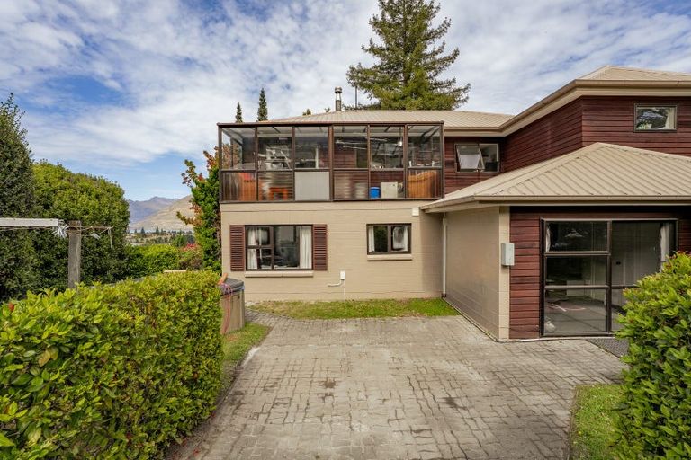 Photo of property in 1 Salmond Place, Queenstown, 9300