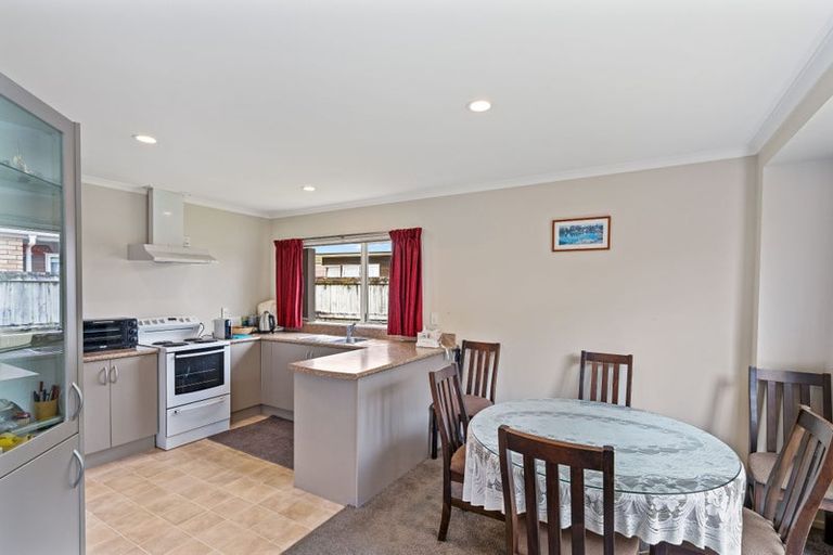 Photo of property in Rangeview Villas, 11/9 Fuller Close, Levin, 5510