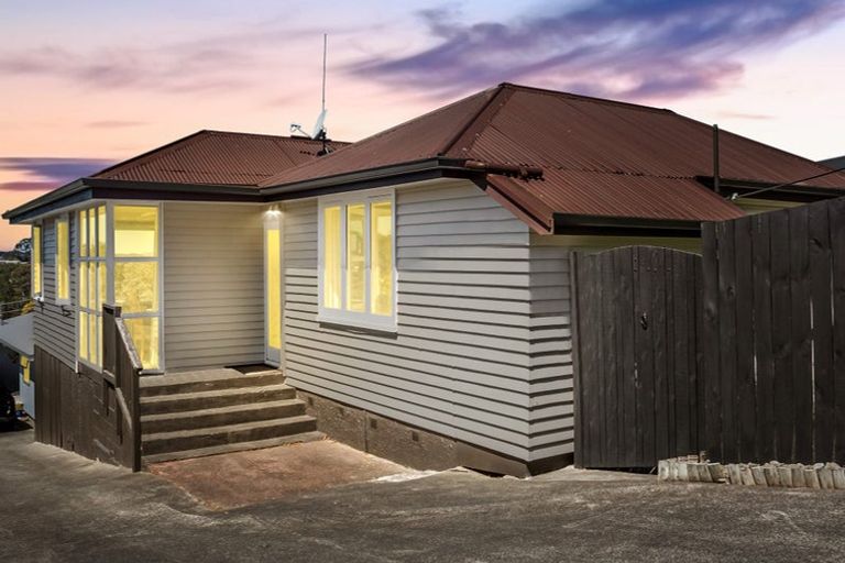 Photo of property in 91 Don Buck Road, Massey, Auckland, 0614