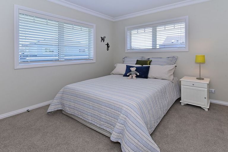 Photo of property in 5 Hinau Street, New Lynn, Auckland, 0600