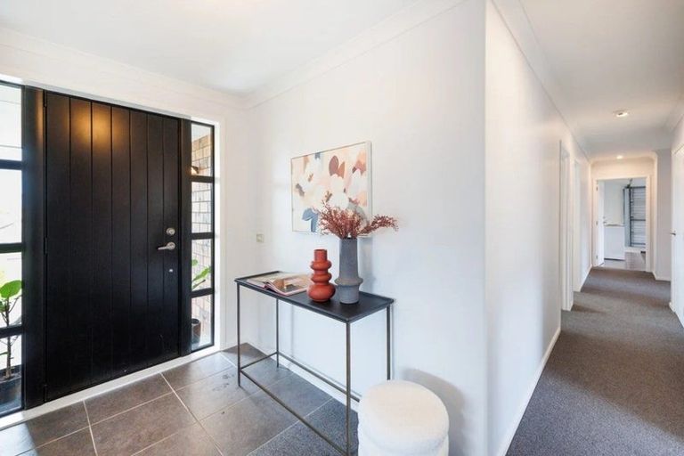 Photo of property in 22 Pegasus Place, Kelvin Grove, Palmerston North, 4414