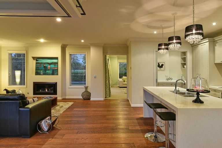 Photo of property in 5 Hinau Street, New Lynn, Auckland, 0600