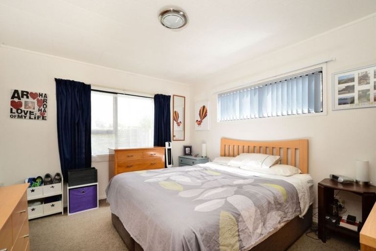 Photo of property in 137 Don Buck Road, Massey, Auckland, 0614