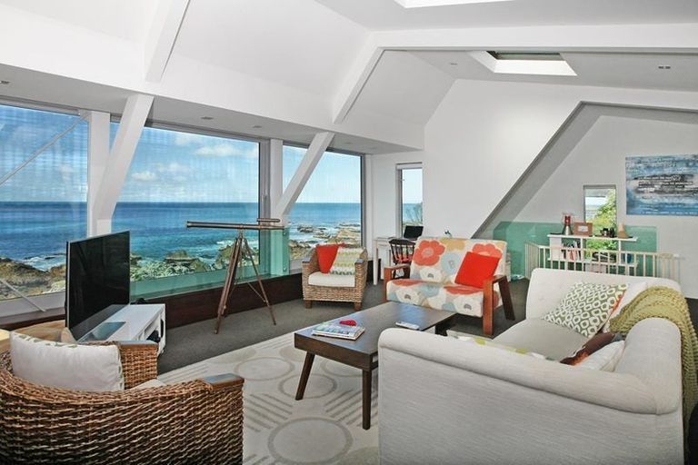 Photo of property in 150 The Esplanade, Houghton Bay, Wellington, 6023