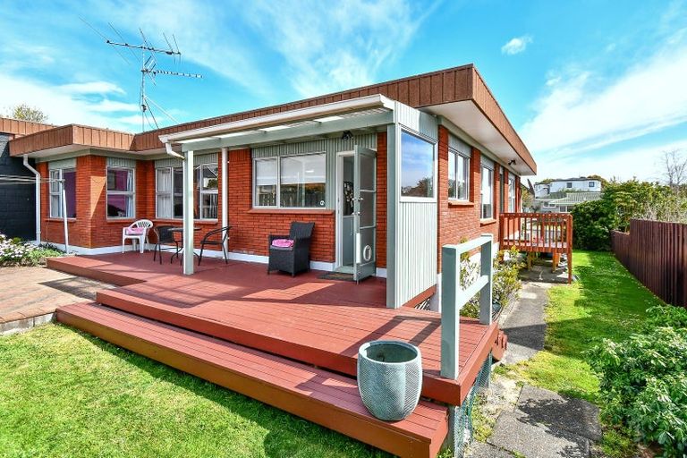 Photo of property in 8a Ashdown Place, Pahurehure, Papakura, 2113