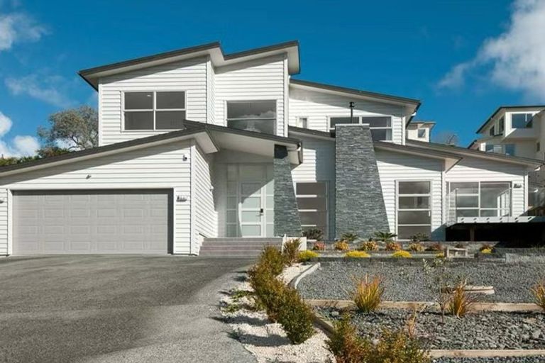 Photo of property in 44 Borneo Drive, Fairview Heights, Auckland, 0632