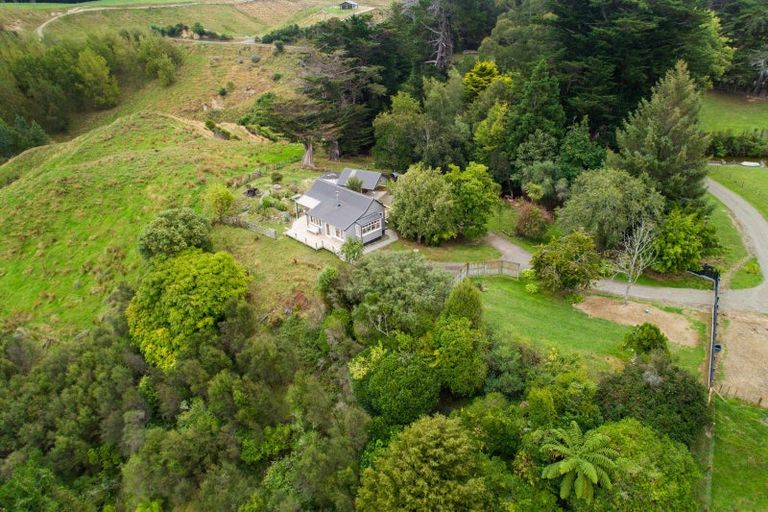 Photo of property in 428 Zigzag Road, Pohangina, Ashhurst, 4775