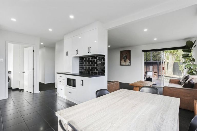 Photo of property in 28 Shetland Street, Woolston, Christchurch, 8062