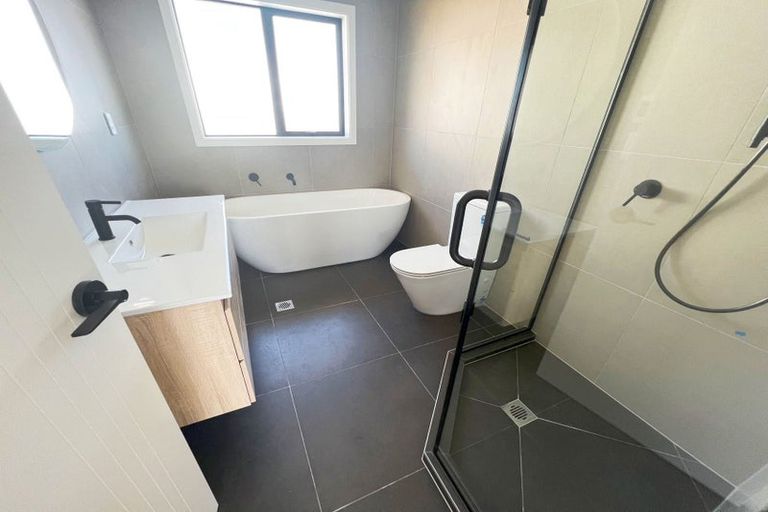 Photo of property in 17 Manawanui Way, Orewa, 0931