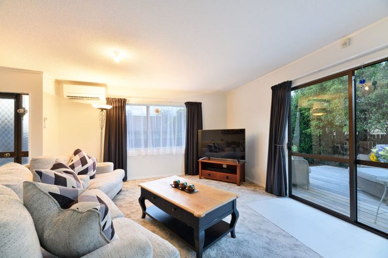 Photo of property in 2/23 Septimus Place, Henderson, Auckland, 0612