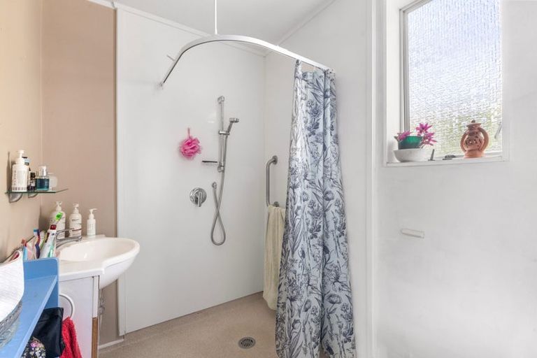 Photo of property in 117b Seaview Road, Westown, New Plymouth, 4310