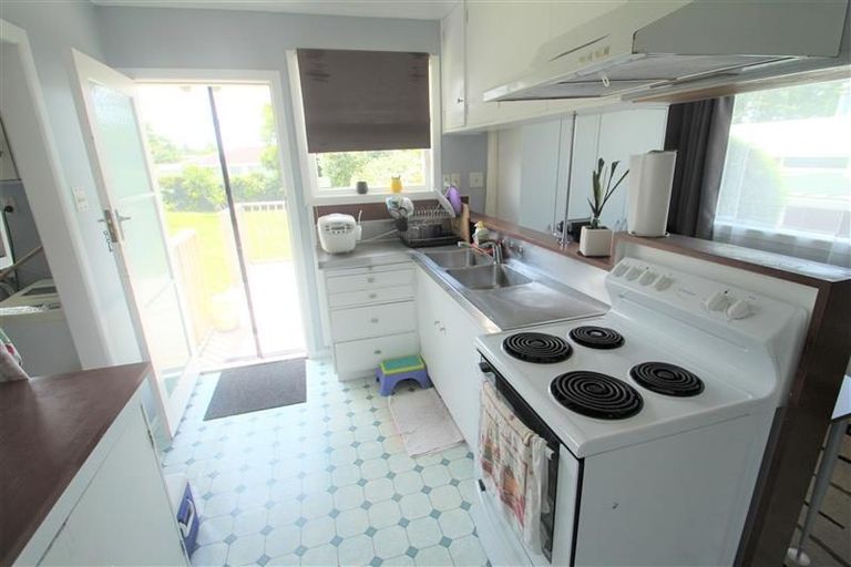 Photo of property in 20 Eskdale Road, Birkdale, Auckland, 0626