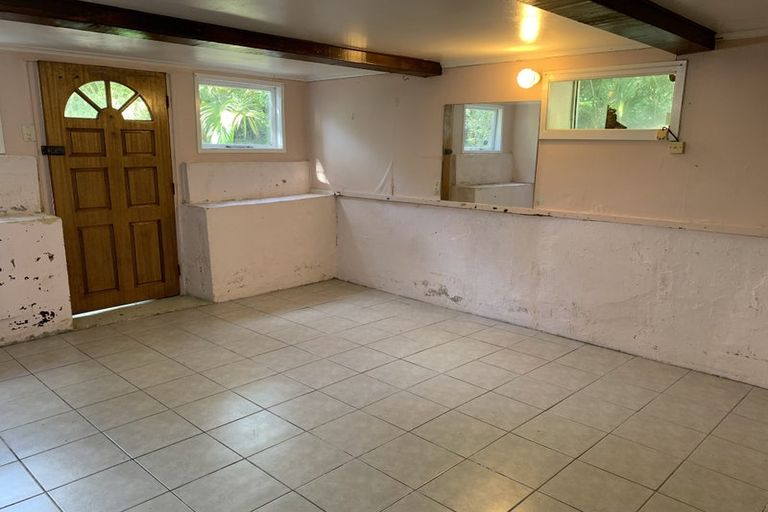 Photo of property in 72 Peach Road, Glenfield, Auckland, 0629