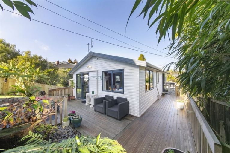 Photo of property in 27 Routley Drive, Glen Eden, Auckland, 0602