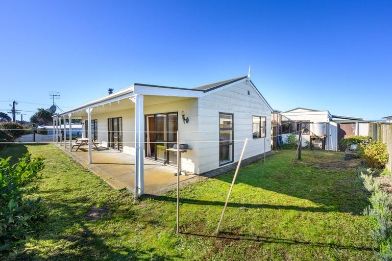 Photo of property in 12 Seabury Avenue, Foxton Beach, Foxton, 4815