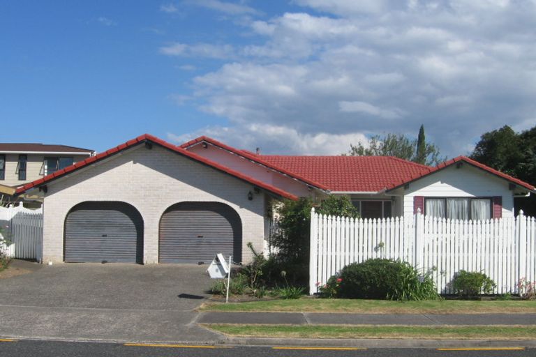 Photo of property in 4 Kitewao Street, Northcote, Auckland, 0627