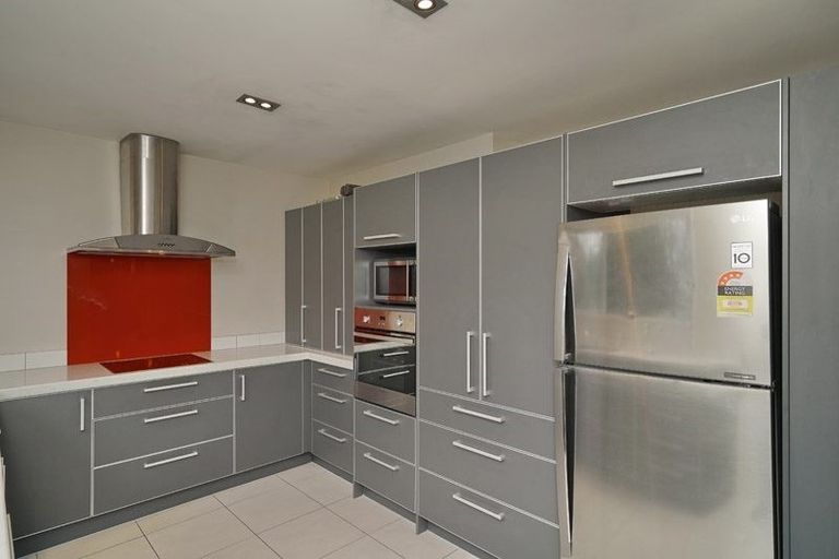 Photo of property in 1 Esher Place, Saint Martins, Christchurch, 8022