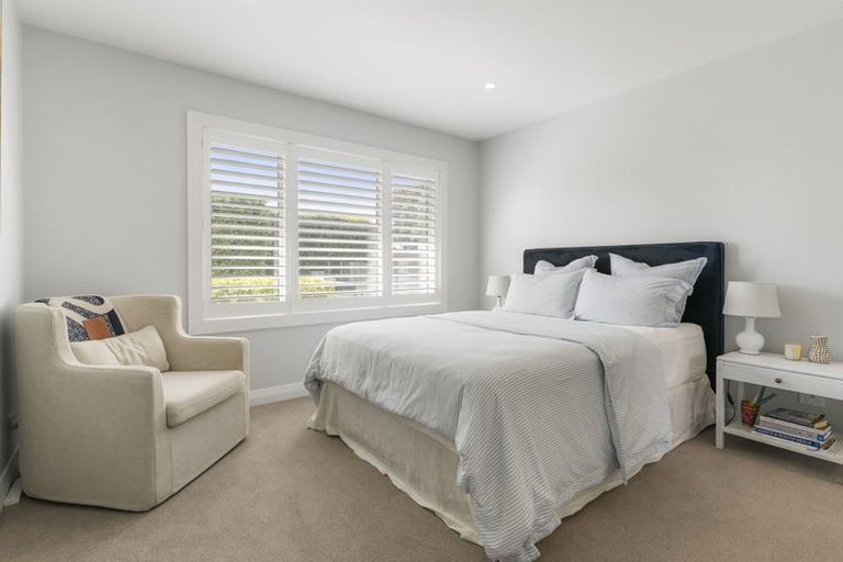 Photo of property in 21 Heath Avenue, Northcote, Auckland, 0627