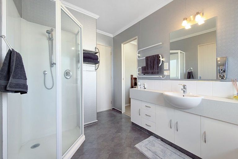 Photo of property in 131 Mayfair Avenue, Whangamata, 3620