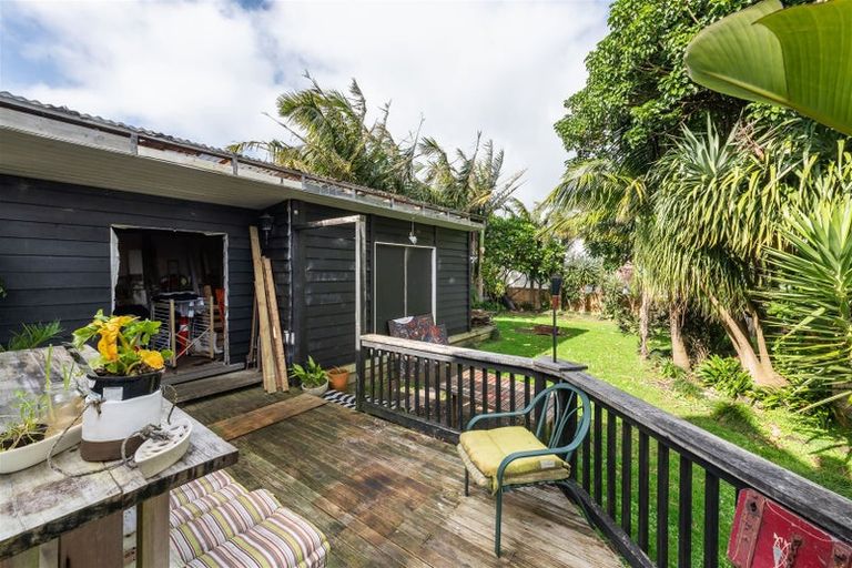 Photo of property in 10 Grendon Road, Titirangi, Auckland, 0604