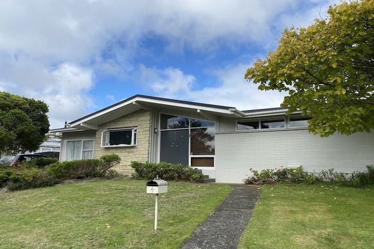 Photo of property in 4 Chudleigh Grove, Churton Park, Wellington, 6037