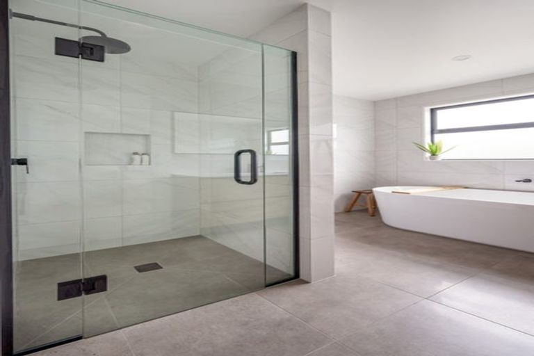 Photo of property in 60 Farrant Drive, Wanaka, 9305