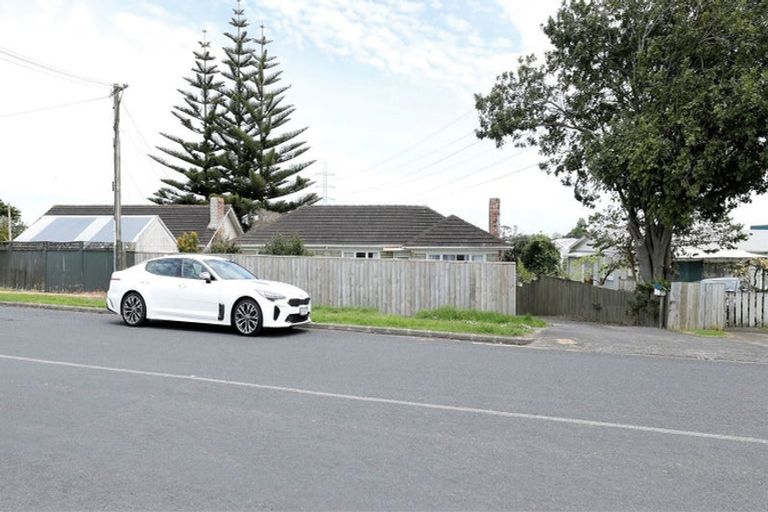 Photo of property in 27 Takanini Road, Takanini, 2112