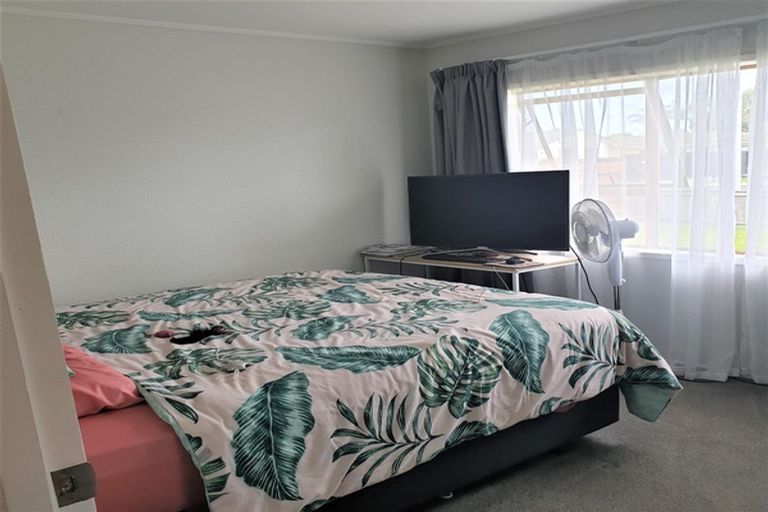 Photo of property in 19 Sandspit Road, Waiuku, 2123