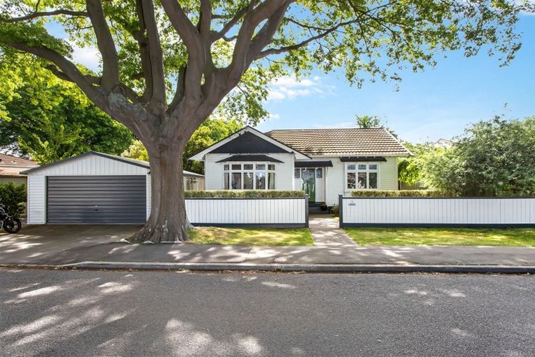 Photo of property in 16 Massey Crescent, St Albans, Christchurch, 8014