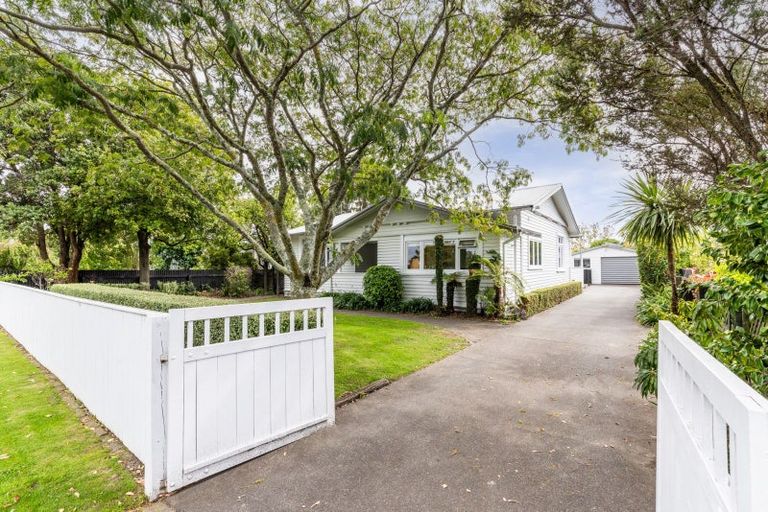 Photo of property in 34 Bowling Road, Greenmeadows, Napier, 4112