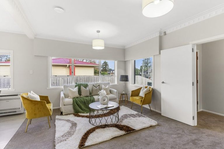 Photo of property in 32 Landon Avenue, Mangere East, Auckland, 2024