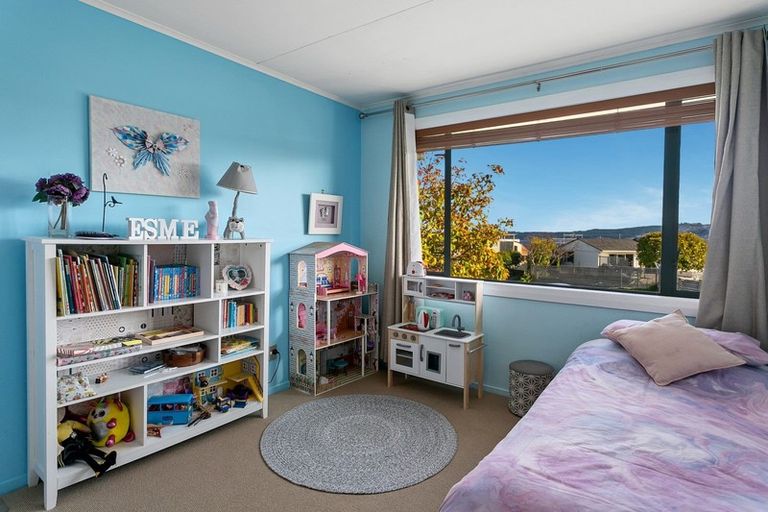 Photo of property in 10 Mccauley Grove, Hilltop, Taupo, 3330