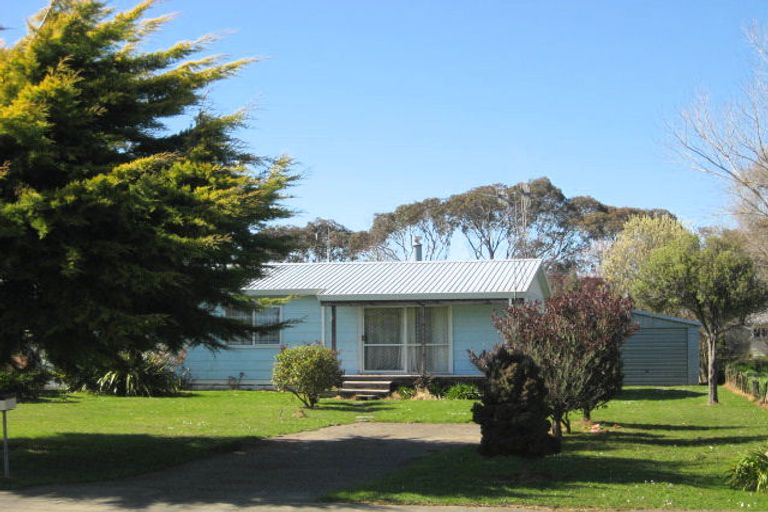 Photo of property in 16 Waitere Street, Marton, 4710