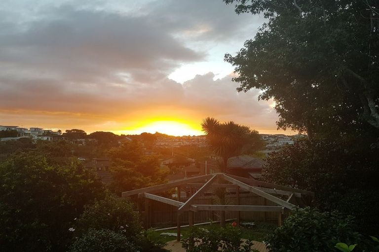 Photo of property in 1/74 Waiau Street, Torbay, Auckland, 0630