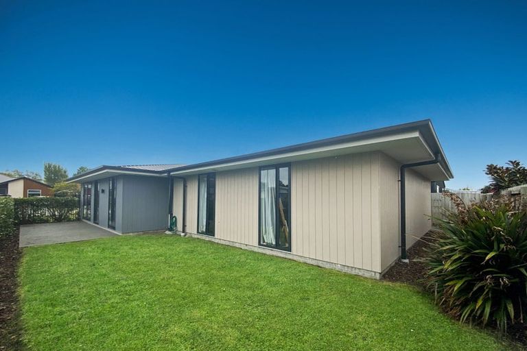 Photo of property in 43 Bradwell Crescent, Halswell, Christchurch, 8025