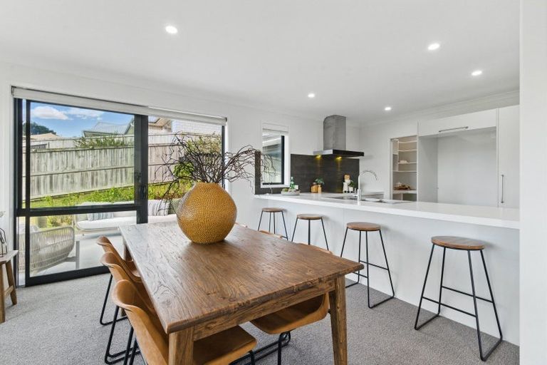 Photo of property in 35 Ballintoy Park Drive, Welcome Bay, Tauranga, 3175