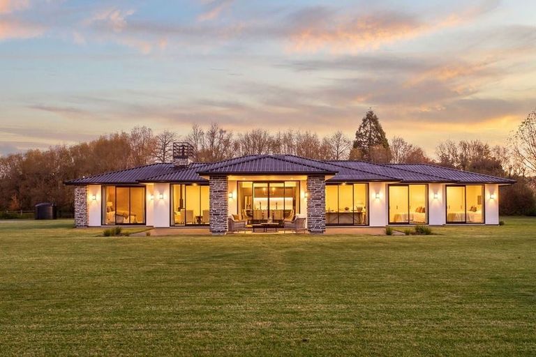 Photo of property in 21 Classiebawn Lane, Prebbleton, 7676