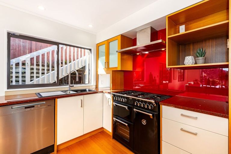 Photo of property in 22 Sailmaker Close, Whitby, Porirua, 5024