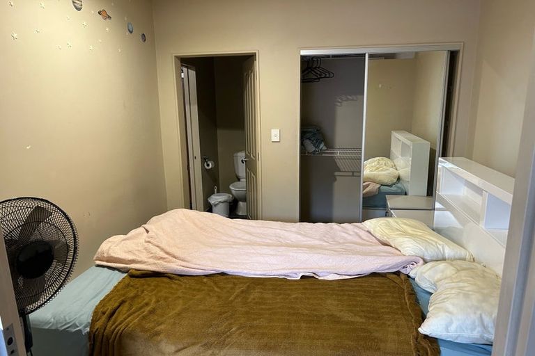 Photo of property in Atrium Towers, 1p/154 The Terrace, Wellington Central, Wellington, 6011