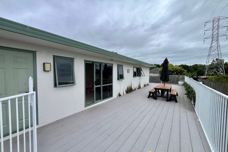 Photo of property in 12a Grainger Road, Te Atatu South, Auckland, 0610